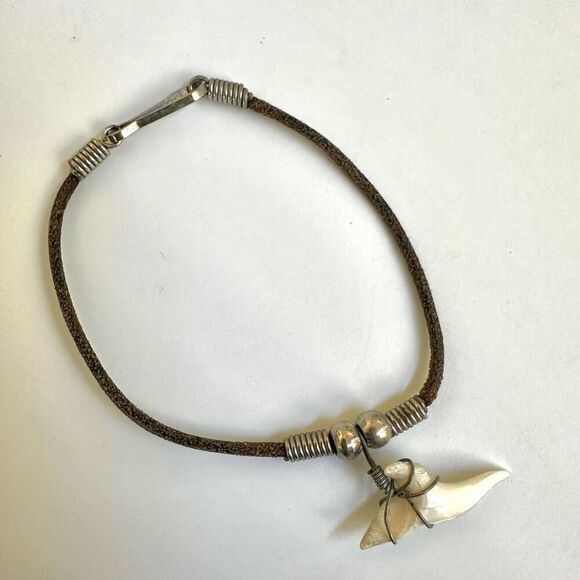 Shark tooth bracelet on cord - Picture 2 of 6